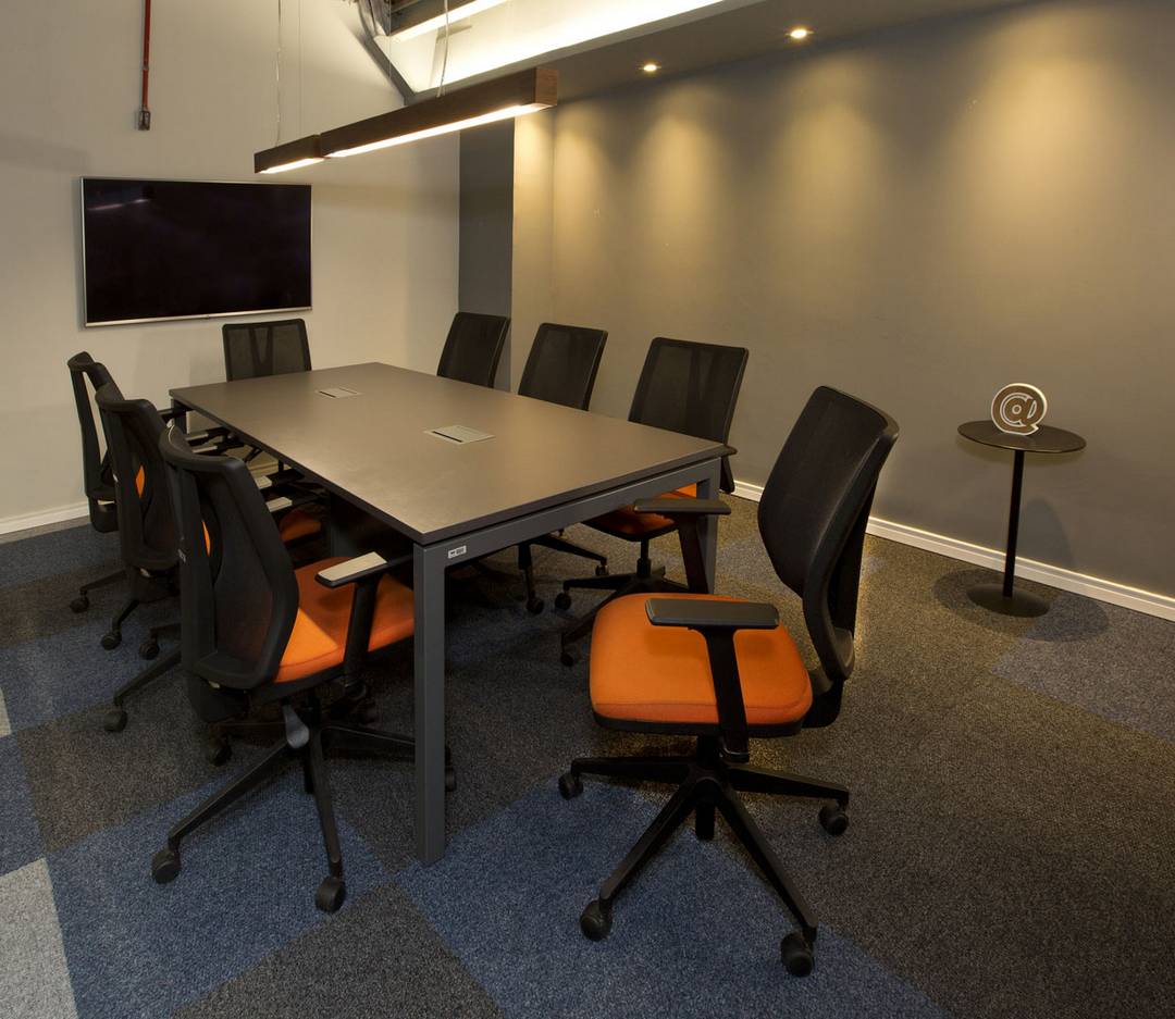 Cadeira Giratoria Diretor Addit com Regulagem no Encosto