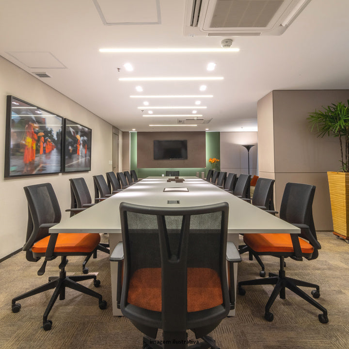 Cadeira Giratoria Diretor Addit com Regulagem no Encosto