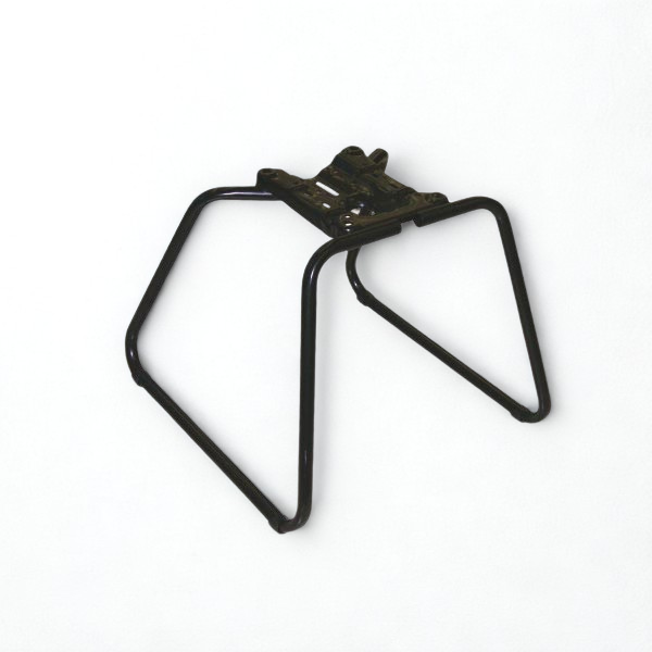 Base Trapezio Secretária/Executiva Tubo 7/8 - Preto