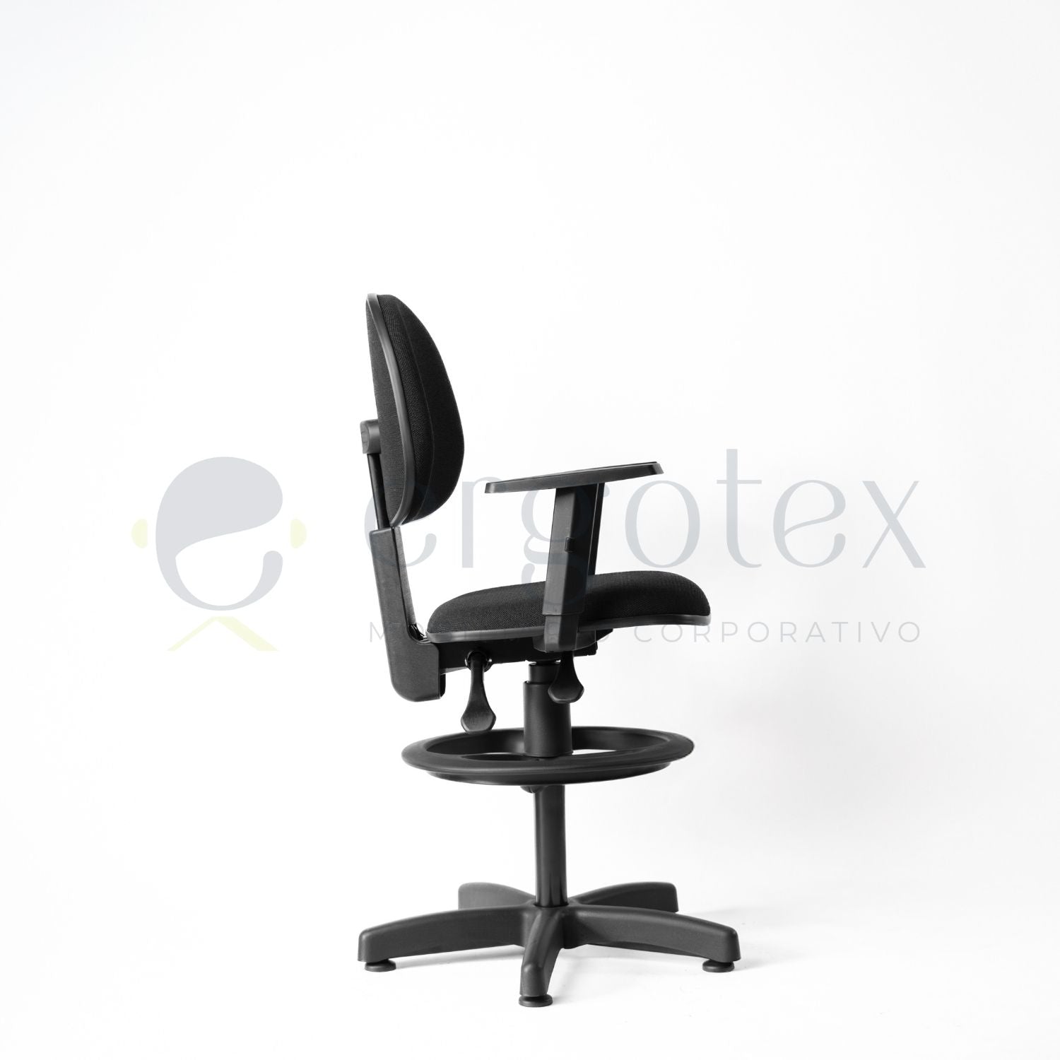 Cadeira Giratória Caixa Executiva com Regulagem no Encosto